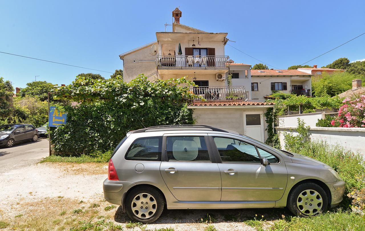 Apartments Ana 1684 Pula Exterior photo